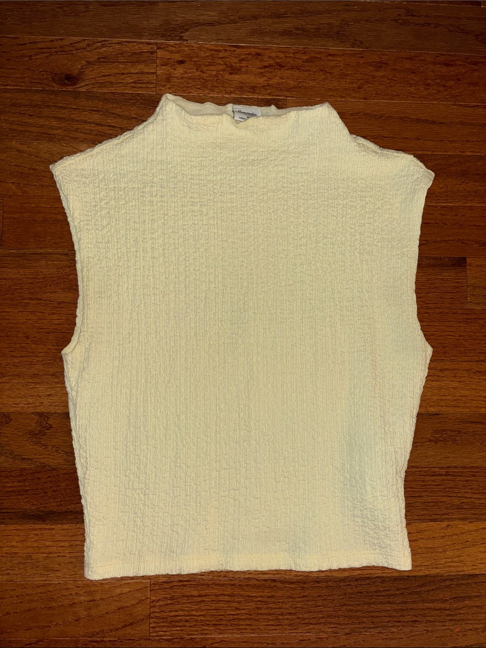 Abercrombie & Fitch Butter Yellow Mock Neck Sleeveless Blouse Women’s Size XS